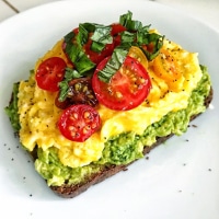 healthy breakfast on the go_pesto avo toast
