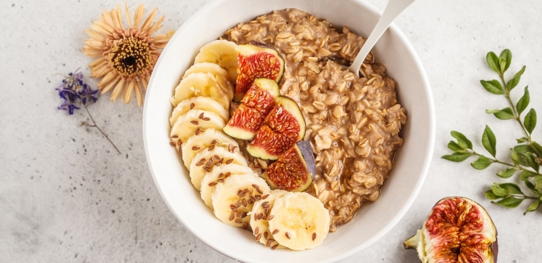 Easy Dorm Room Snacks Oatmeal